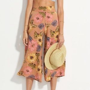 Billabong Can It Be Floral Cropped Culottes Pants 25 Flare